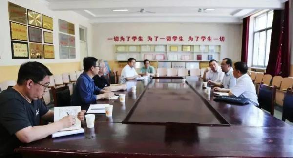 市教育局領導到一中調研指導工作